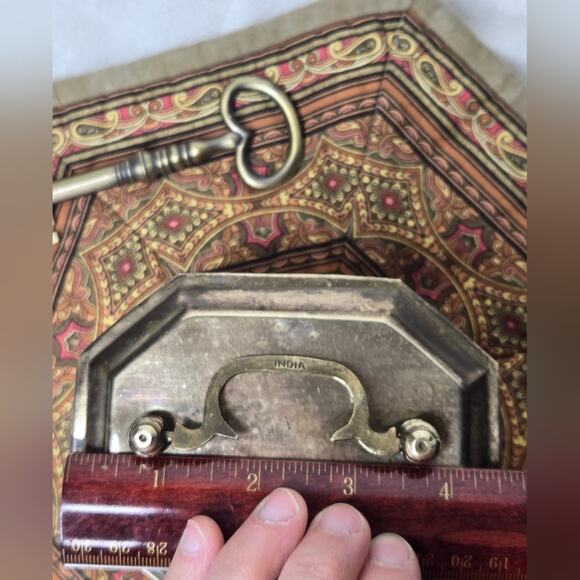 Vintage Hinged Brass Jewelry Trinket Tea Box Made in India - Picture 15 of 16